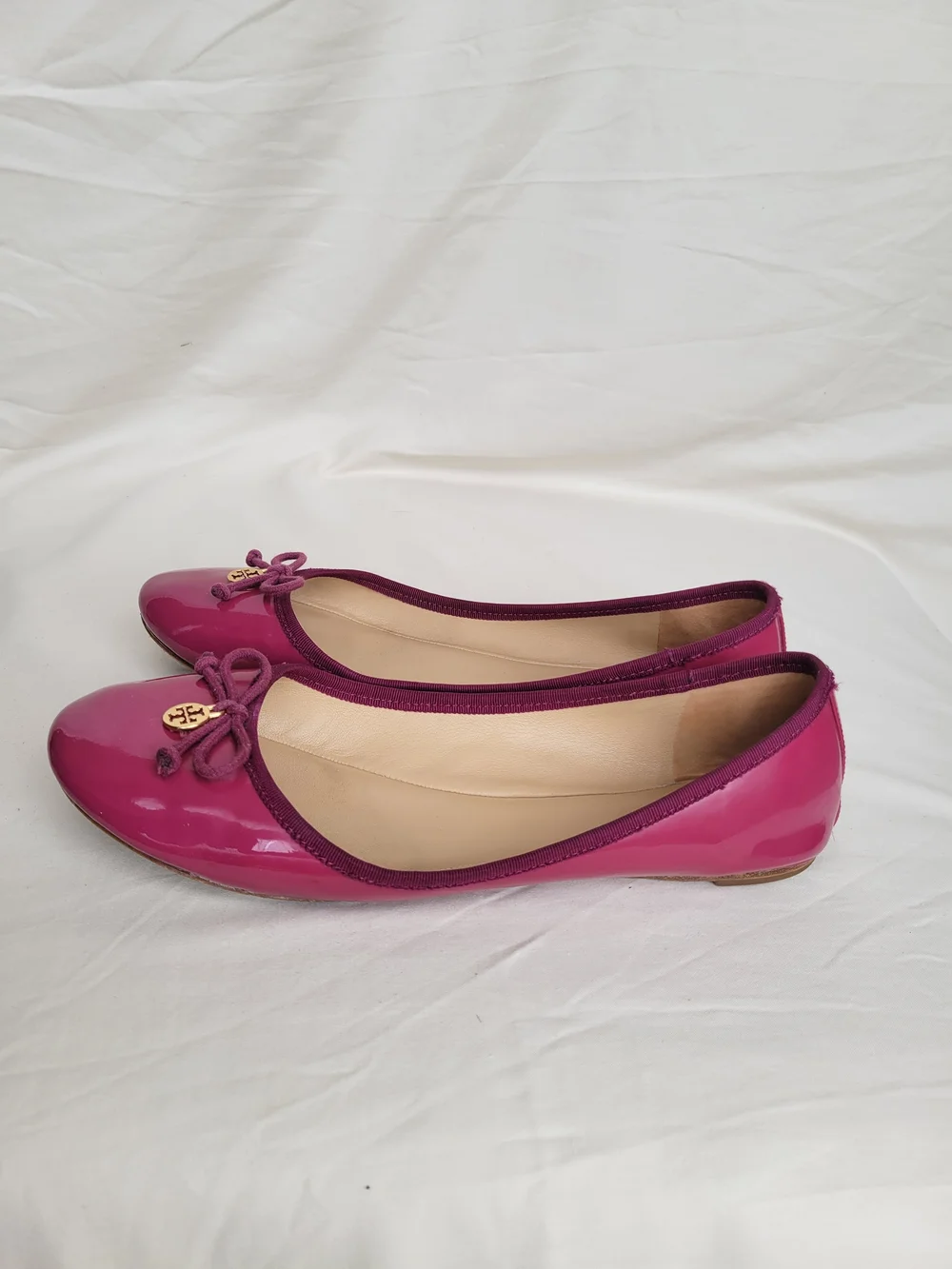 ✨ Tory Burch Pink Patent Leather Ballet Flats | Bow & Gold Logo Charm ✨